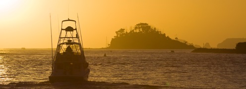 Staying in Batemans Bay allows you to laze on a beach, play on the water or shop til you drop